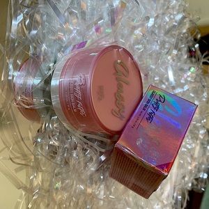 touch in SOL Glassy Skin Balm